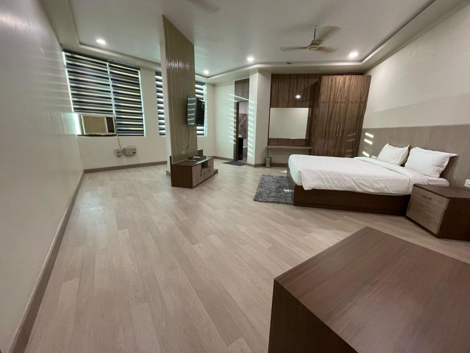 קאנפור Aman Paradise Hotel & Banquets מראה חיצוני תמונה